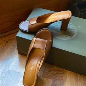 Rockport Sandals/Mules. Size 6.5. Tan/Brown.